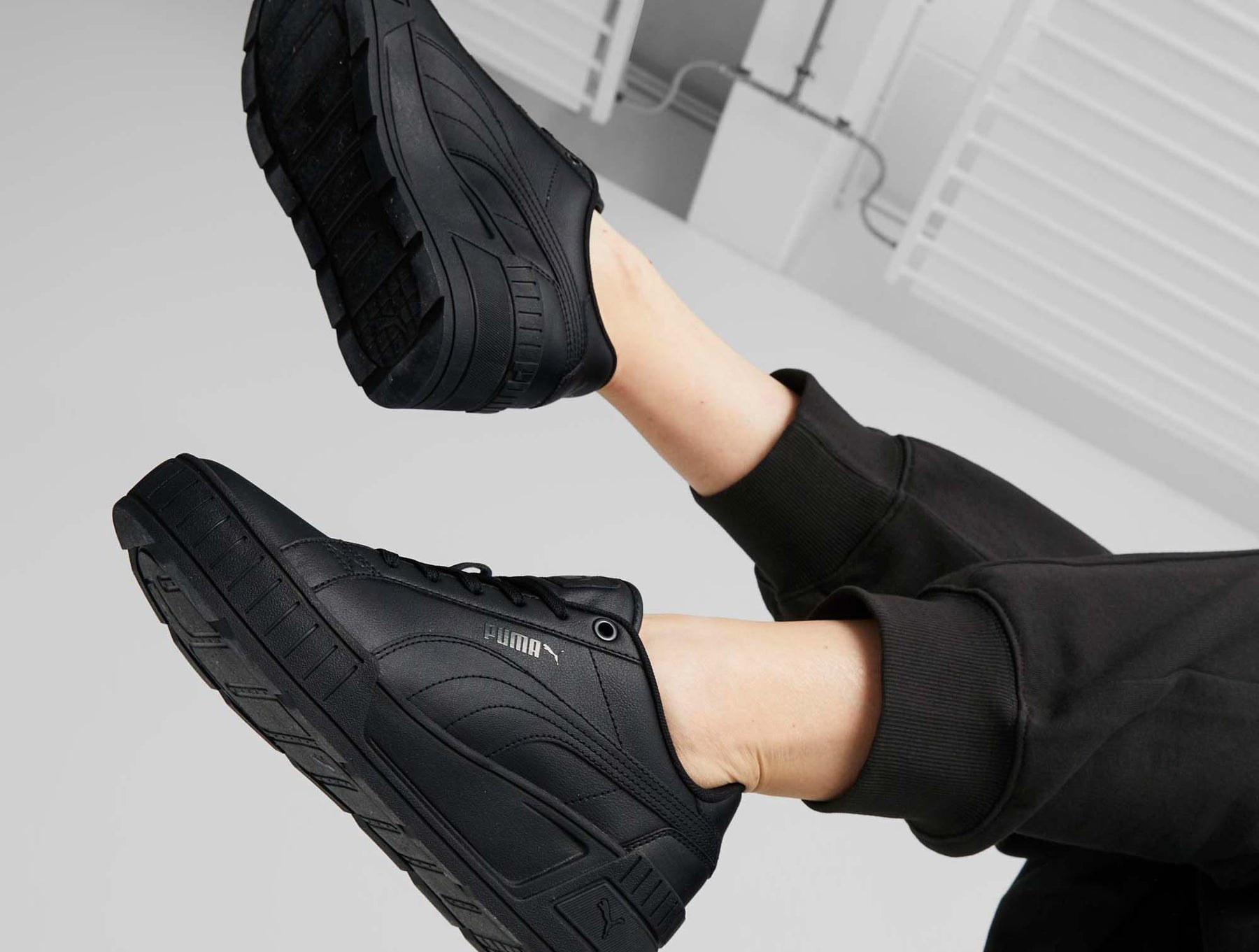Zapatillas Puma Karmen Wedge Mujer Mono Negro