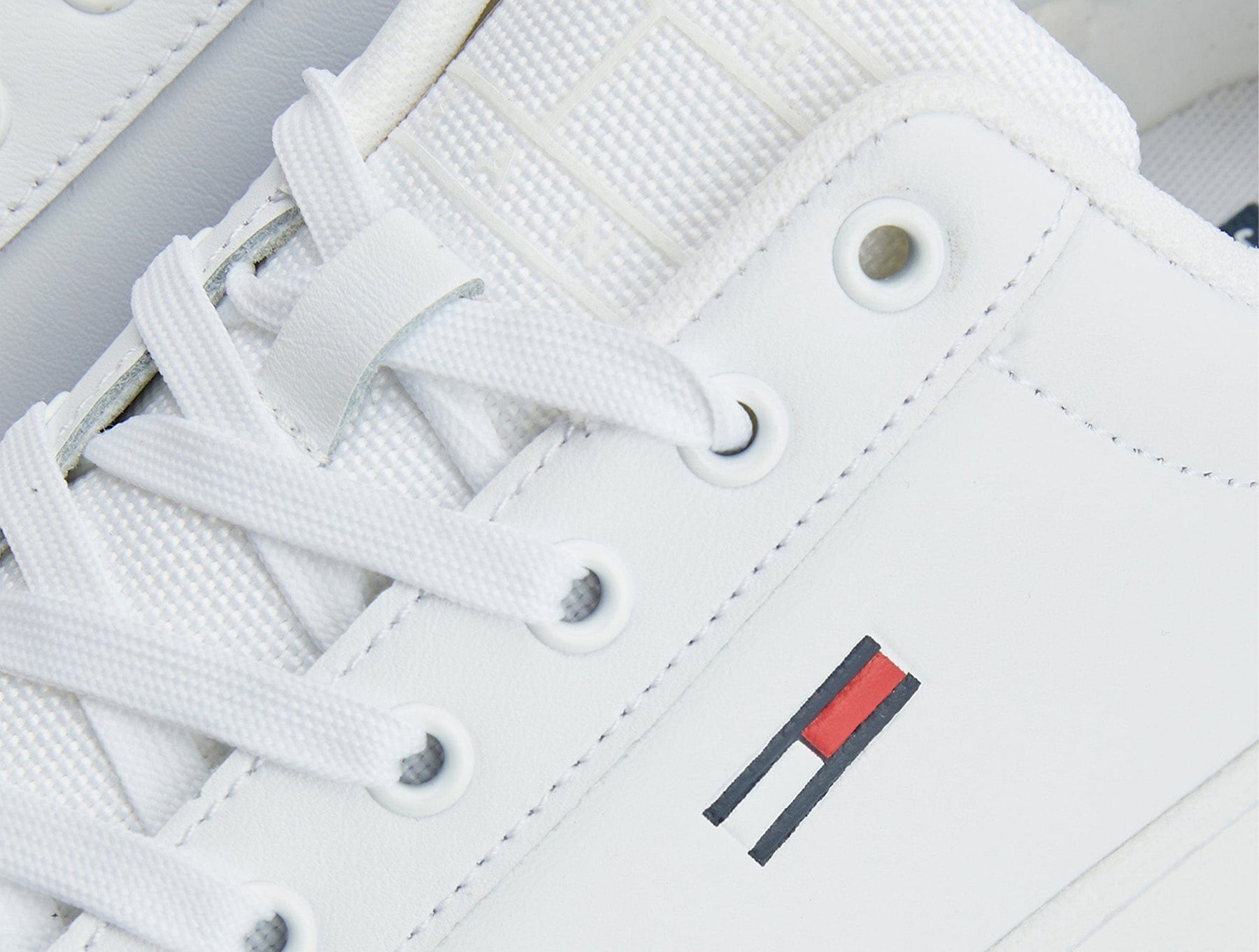 Zapatilla Tommy Flatform Essenti Mujer Mono Blanco