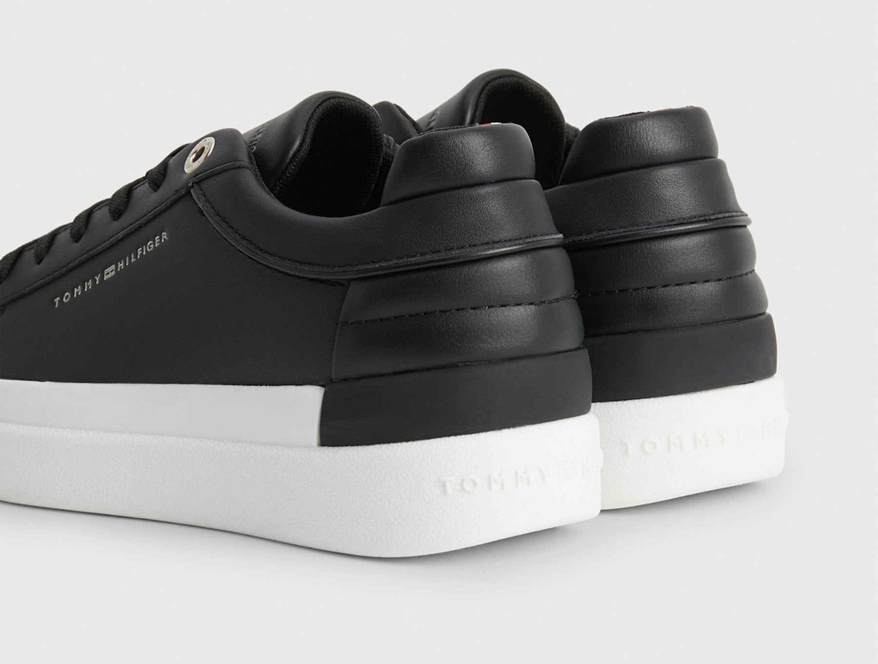 Zapatilla Tommy Feminine Elevated Mujer Negro