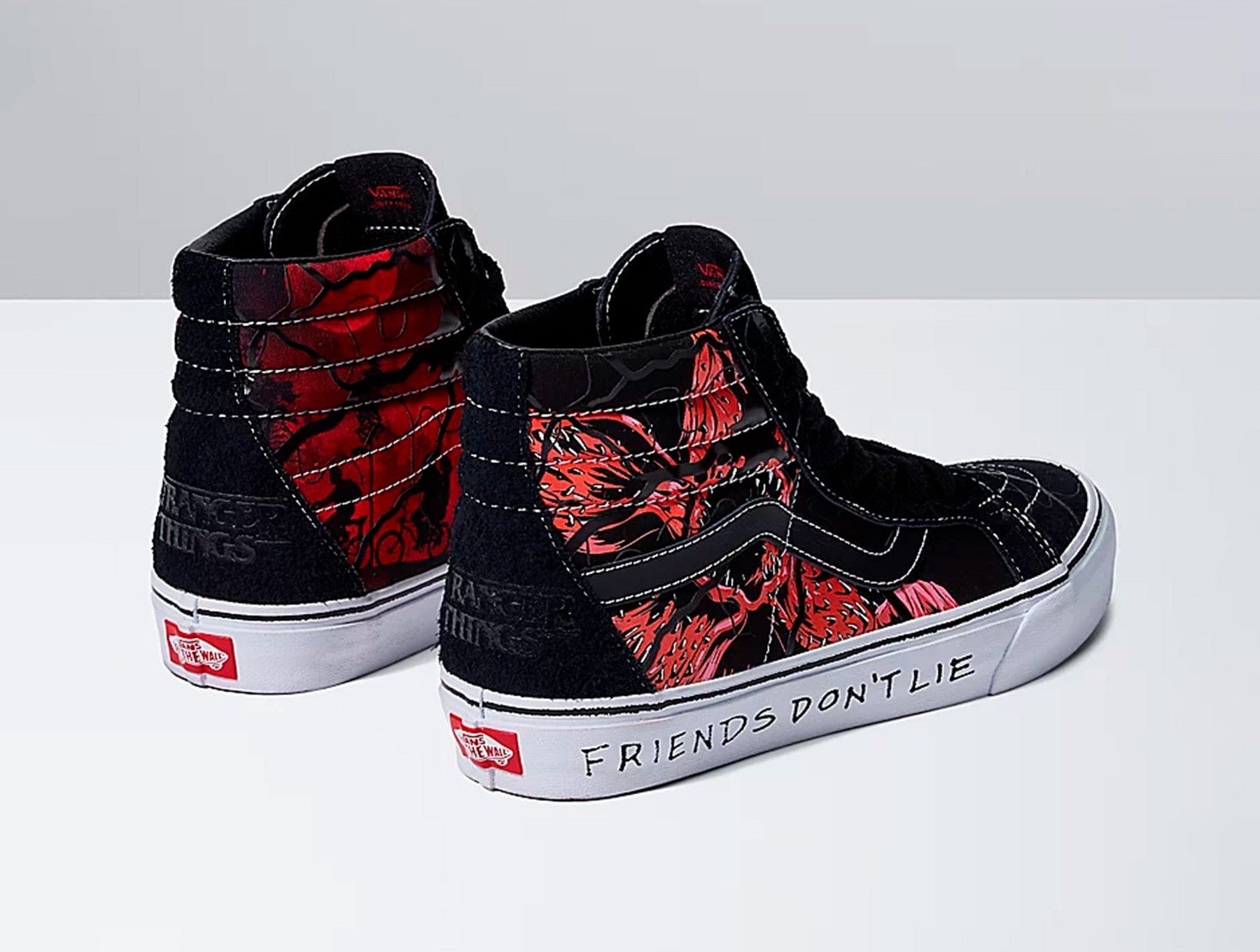 Zapatilla Vans Sk8-Hi Reissue Stranger Things Hombre Negro