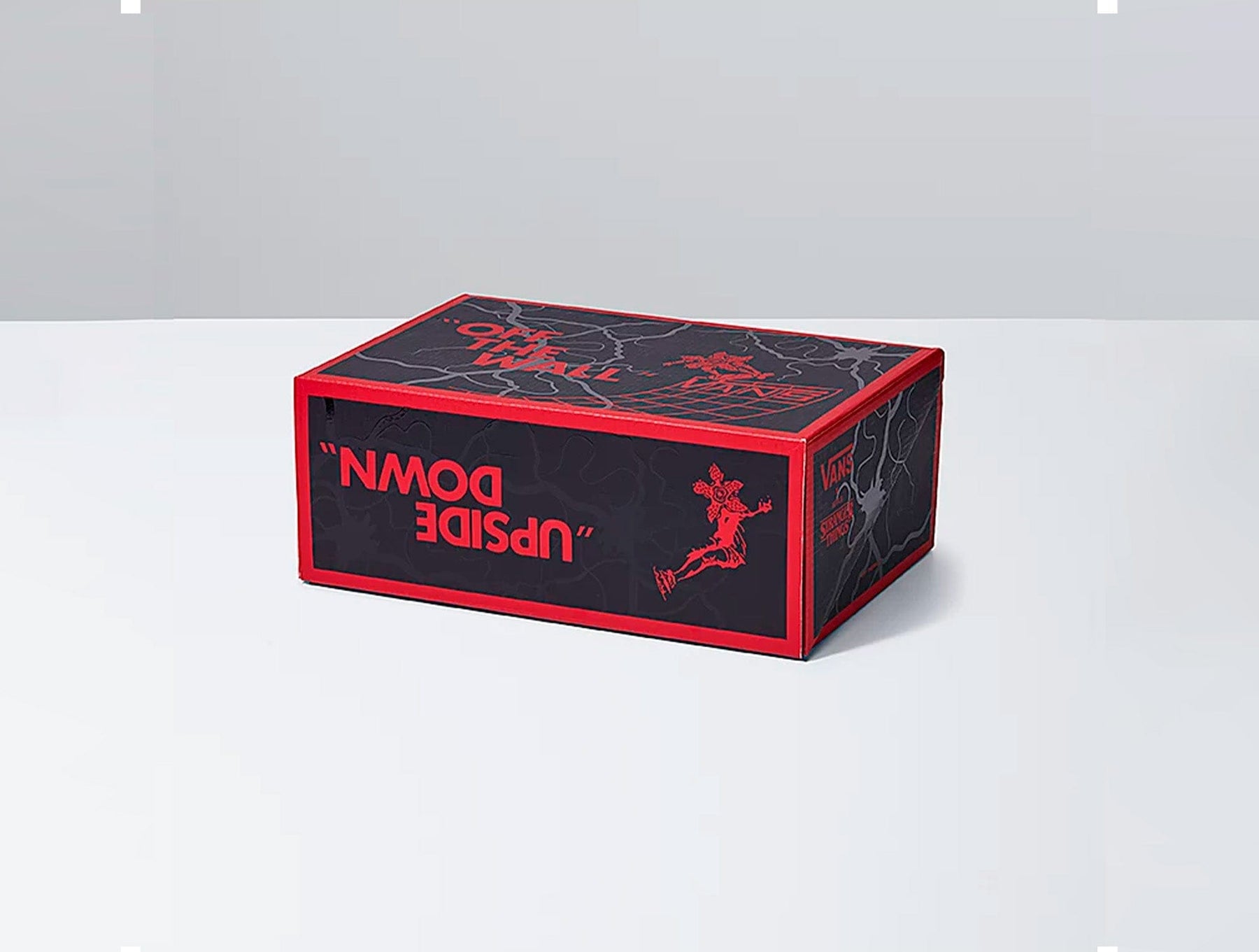 Zapatilla Vans Sk8-Hi Zip Stranger Things Infantil Negro