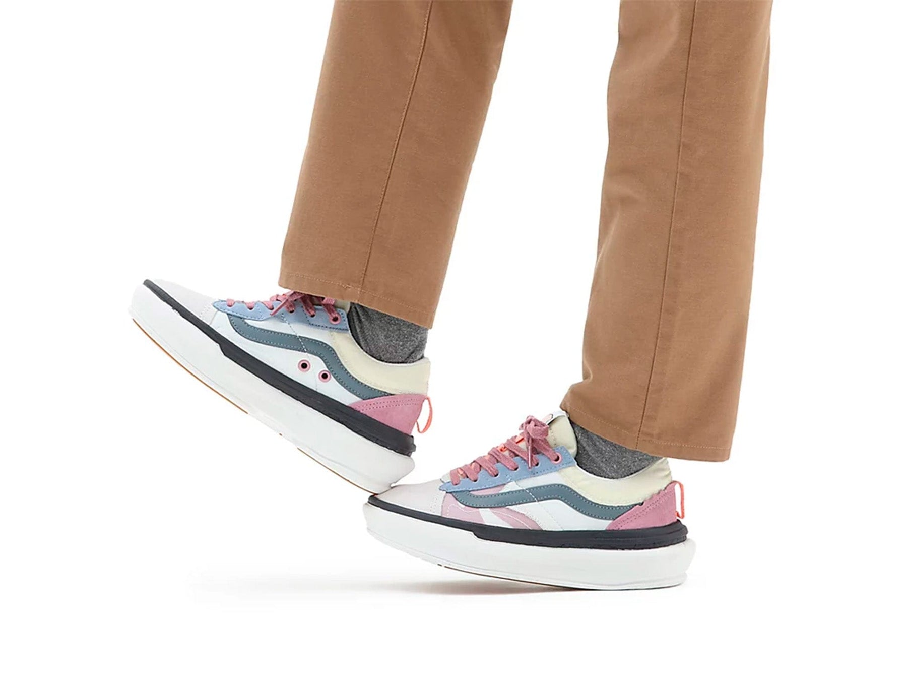 Zapatilla Vans Old Skool Overt Plus Cc Mujer Blanco