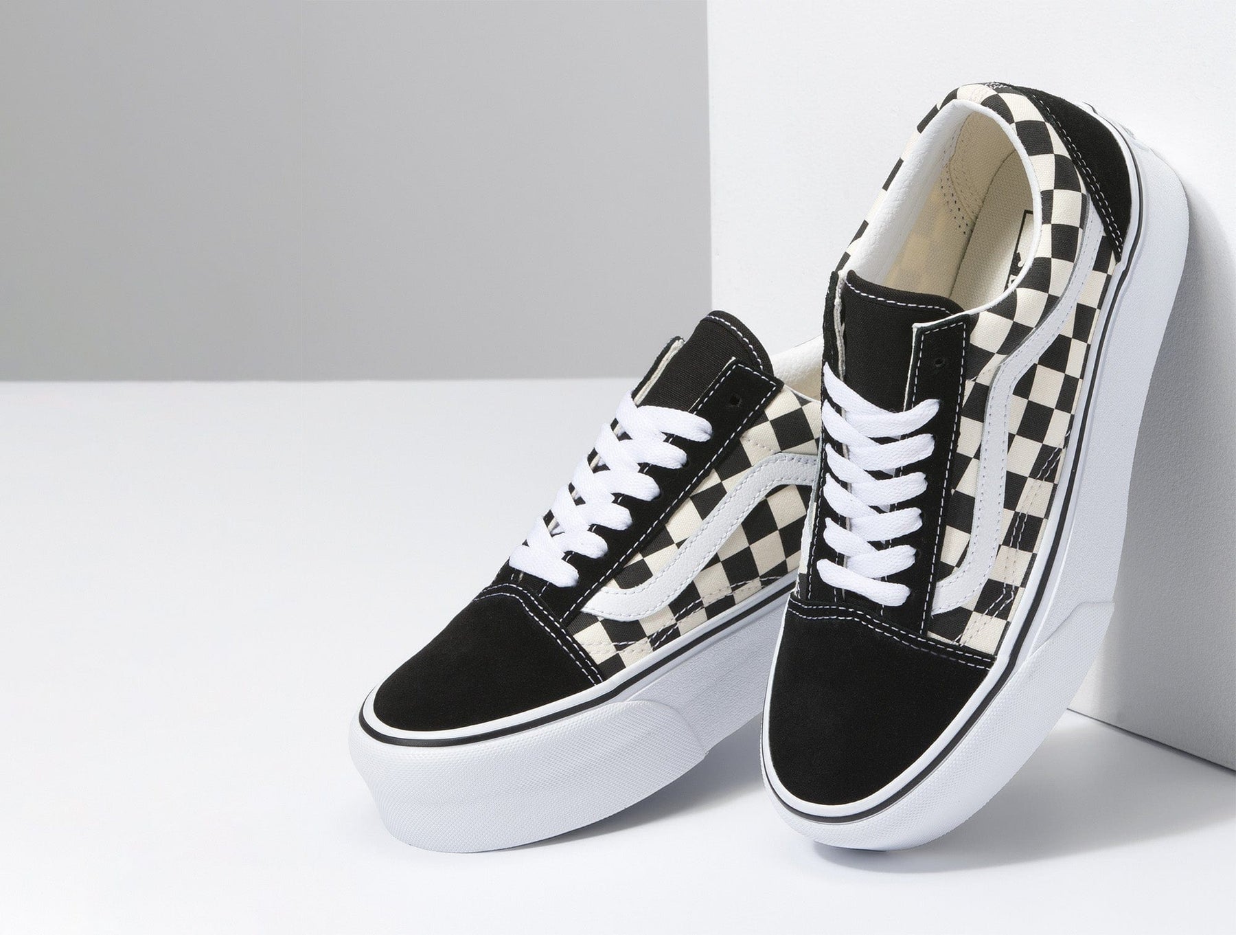 Zapatilla Vans Old Skool Stackform Checker Mujer Negro